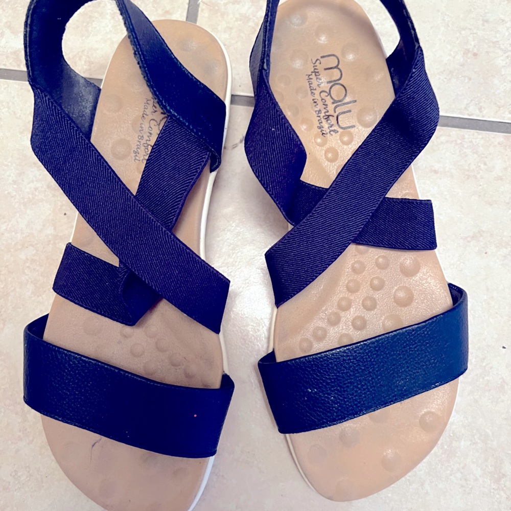 Malu size 8 Sandals.